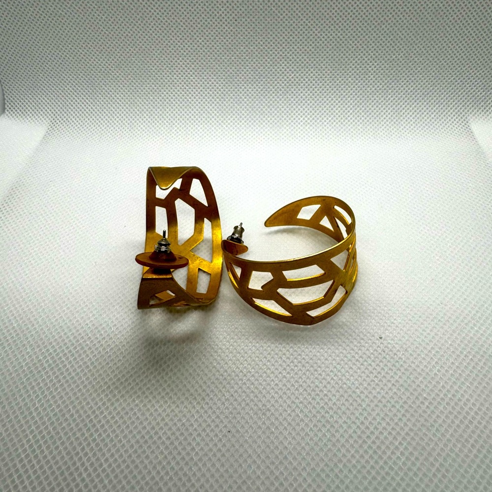 Women’s Vintage Gold Hoop Earrings